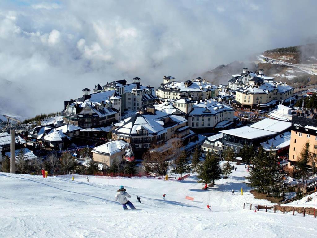 Apartamentos A Vivir Sierra Nevada 3000 Екстериор снимка